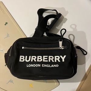 Burberry Belt Bag Black/White